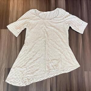 Cut Loose Women's Top White Gray Striped Size Medium Asymmetrical Hem Lagenlook